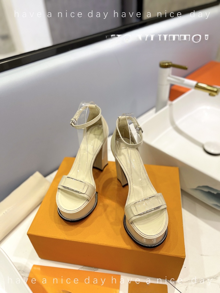 2023 s Sommerdesignerinnen Frauen Sandalen Marke Retro runde dicke Hochheelgurt Sandalen hochwertige Sliders Plattform Heel Luxuskopf
