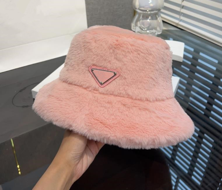 Designer Fur Bucket Hat Cap 2024 Nuovi i Inverno caldo addensare Casual cappelli da pescatore aderenti Classic Ski Skull Beanie Hats le donne