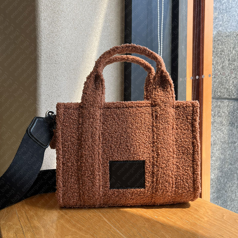 Teddy Peluş Tote Çanta Tasarımcı Çantalar Lüks Kadın Çantalar Yüksek Kaliteli Çapraz Bags Moda Omuz Çantaları Kadın Çantalar Debriyaj Çanta Çantaları Kare Tote Çantalar Kıllı Çanta