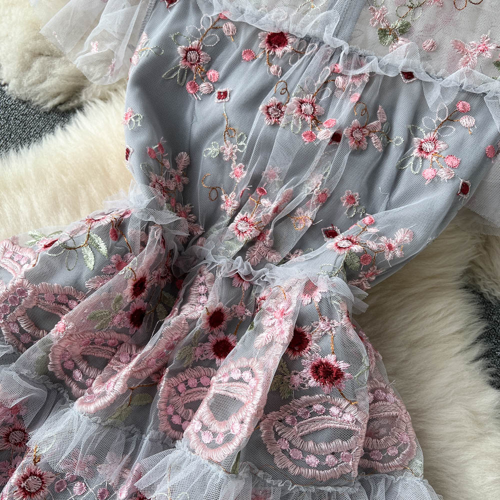 Casual Dresses Runway Designer Women Ruffles Short Sleeve Floral Maxi Dress 2023 New Summer Mesh Flower Embroidery Gray Long Holiday Boho Dress 2023