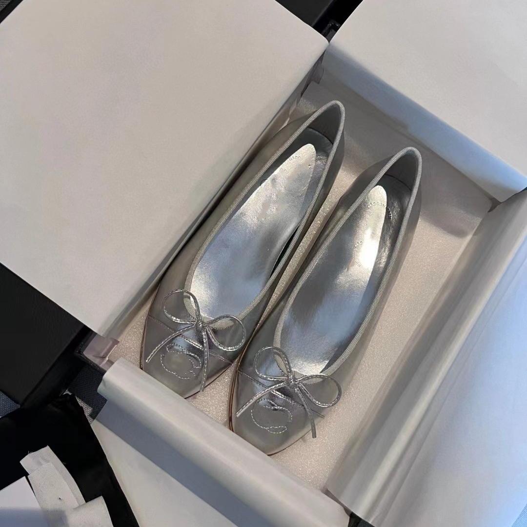 Chaussures habillées de styliste pour femmes, chaussures plates avec nœud de Ballet à la mode, coupe légère en cuir, chaussures assorties françaises, 2023