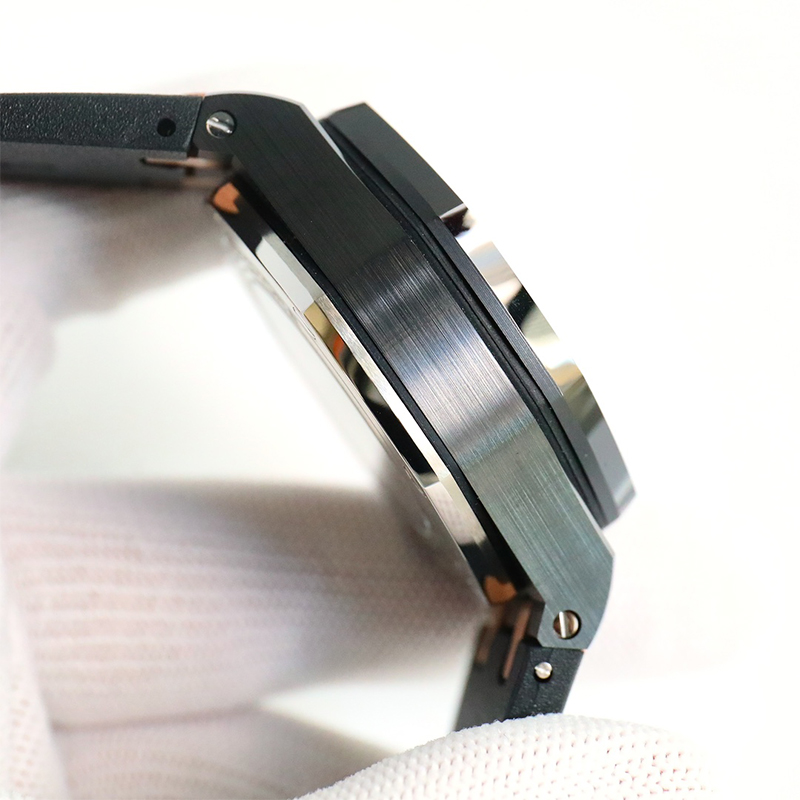 Titta på män klockor kvarts rörelse mode armbandsur 44 mm mjuk gummiband safir vattentät orologio di lusso