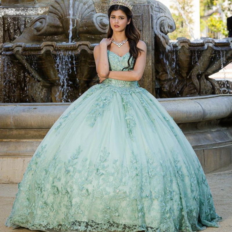 Mint Green Vestido de 15 Anos Princess XV Quinceanera klänningar med Cape Butterfly Applique Beadig Sweet 16 Prom -klänningar