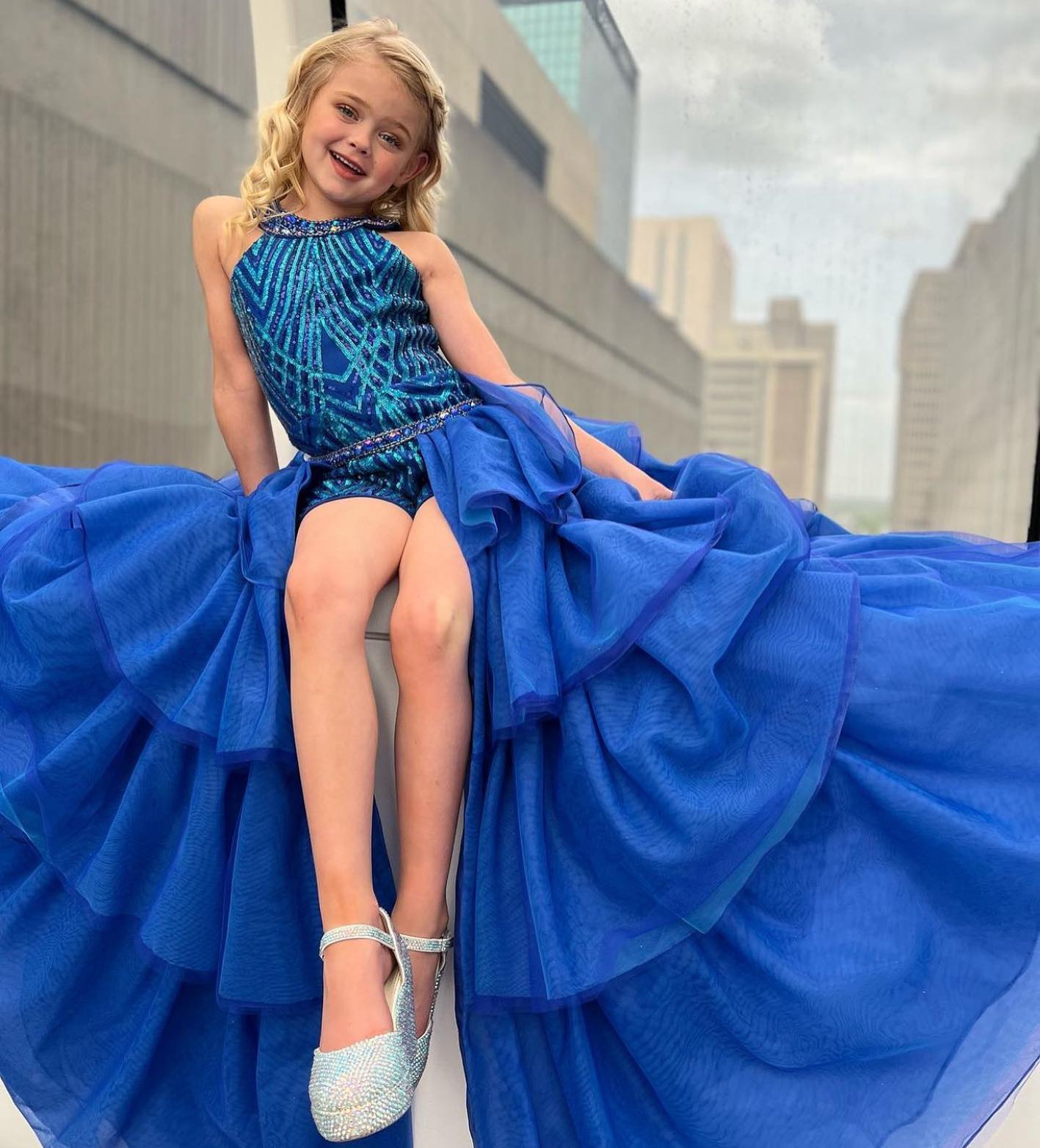 Royal-Blue Girl Pageant Dress Jumpsuit 2023 Ruffles Overskirt Cristalli Paillettes Kid Pagliaccetto Little Miss Birthday Formal Party Cocktai229K