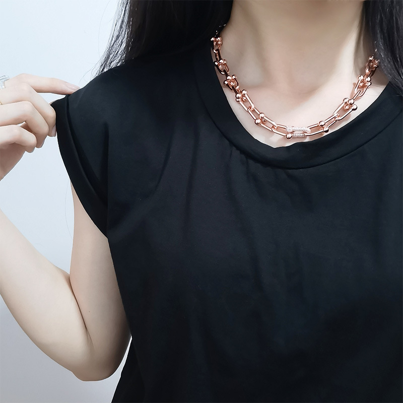 2024 Fahison Design Brand Love T Collar para mujeres Accesorios de acero inoxidable Zircon Corazón U tipo bambú Collar de cadena gruesa joyería