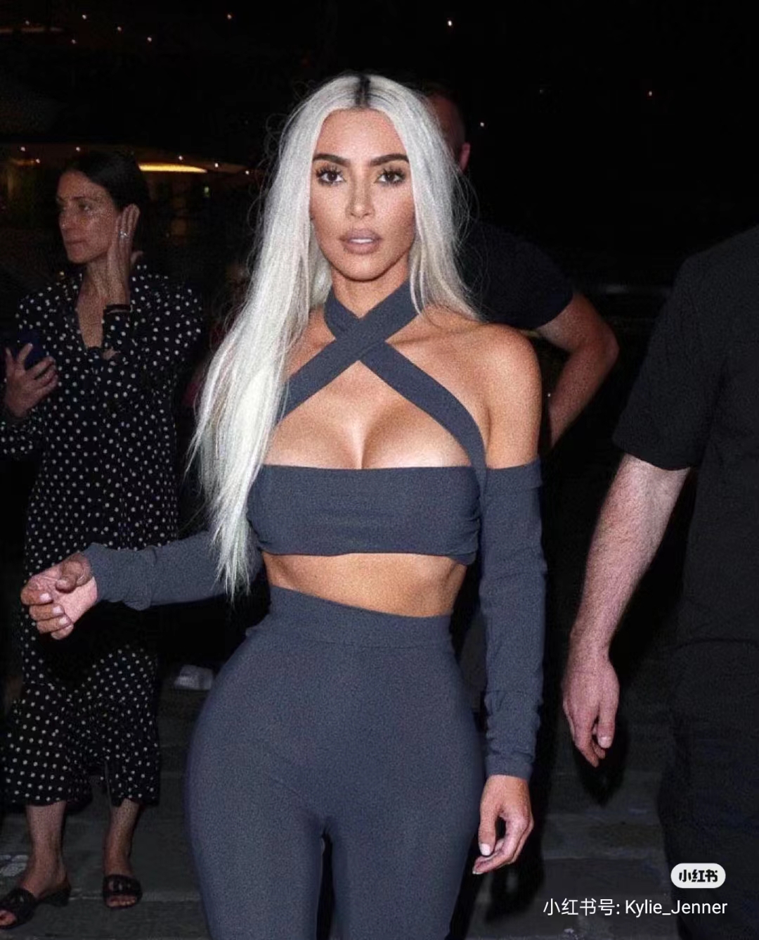 Kobiety ubieraj się Yousef Aljasmi Evening Kimkardashian Sheath Jescuit Ciemnoniebieski długi sukienka Schiaparelli haute couture autorstwa Danieloseberry