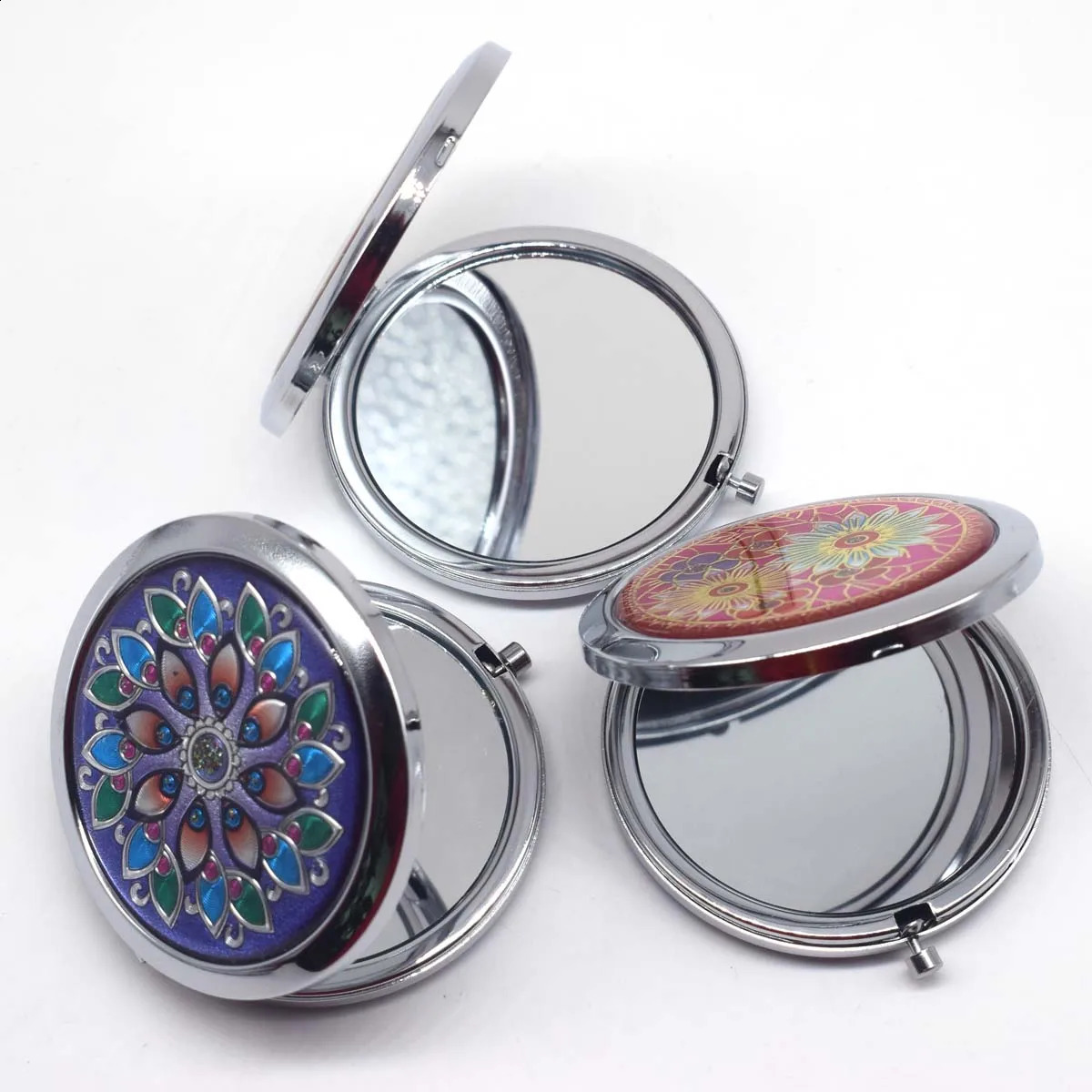 Miroirs compacts Portable pliable poche métal maquillage miroir Compact femme cosmétique Mini beauté normale grossissant miroir Double côtés miroirs 231115