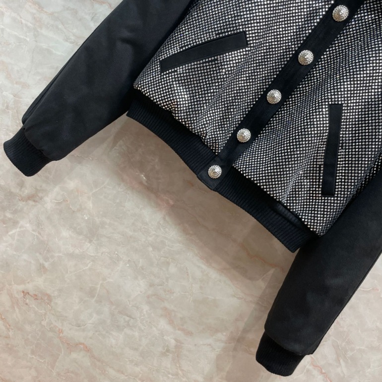 2023 Autumn Winter Black Contrast Color Panel Paneled Hot Drilling Jacket Lång ärm Lapel Neck-knappar Enkelt breasted jackor Päls korta utkläder Q3N141531