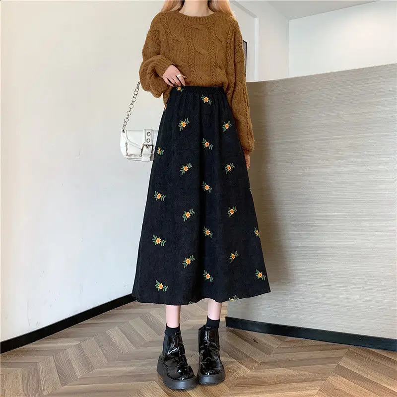 Skirts Vintage Broccoli Leather Clothes for Womens Autumn and Winter Loose Embroidery Flower High Waist Long Leather Clothes for Women 231116