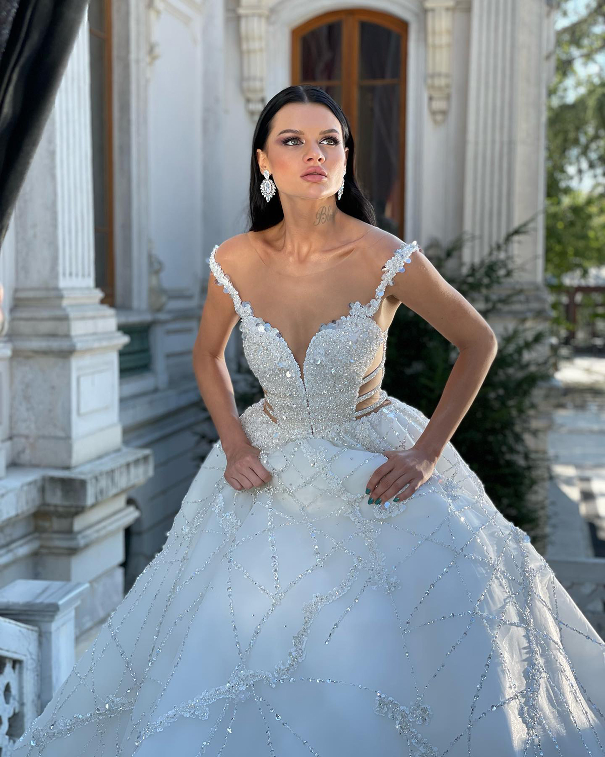 Abiti da sposa a sirena con spalline sottili Abiti da sposa lussuosi con scollo a V Abito con paillettes su misura Vestido De Novia