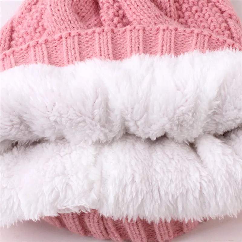 BeanieSkull Caps Outono Inverno Mulheres Chapéu Grande Bola de Cabelo Mais Veludo Beanie Caps Ao Ar Livre Quente Malha Chapéus Sólidos Bonnet Gorros Mujer Invierno 231116