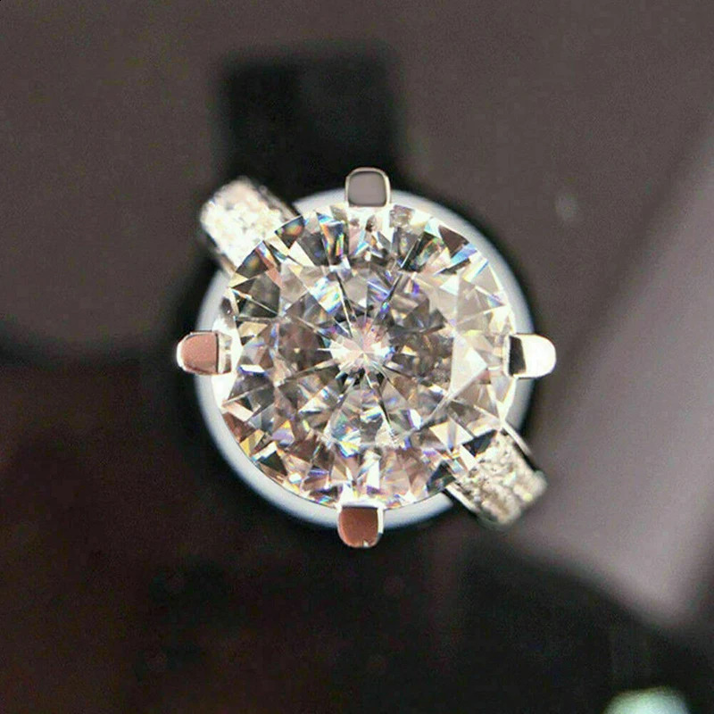 Anello solitario Huitan Classico anello di fidanzamento nuziale le donne Brillante zirconi cristallo proposta anello anniversario regalo gioielli 231116