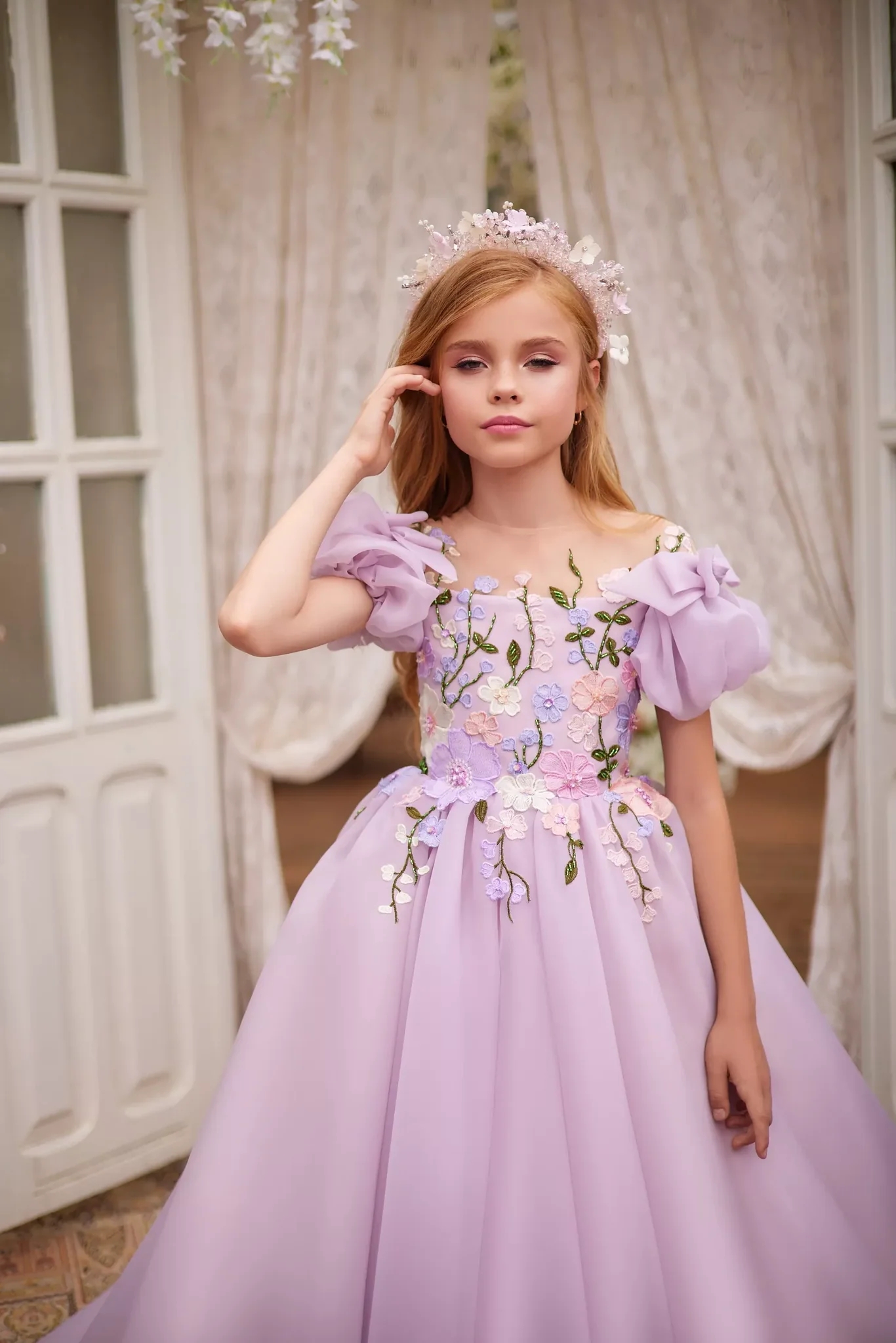 Violet Flower Girl Dress 2024 Puff Sleeves Floral Ballgown Illusion Neck Toddler Spädbarn Little Kid Pageant Gown Cocktail Party Birthday Holiday 1st Communion Peach