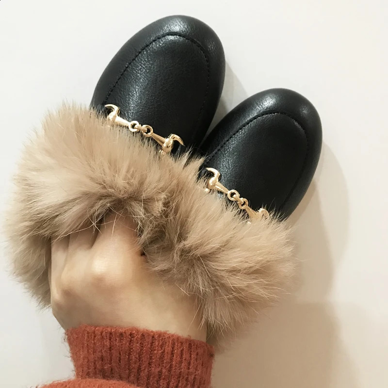 Slipper Winter Kids Fur Princess Shoes Baby Girls Brand Läder Slides Children Slip On Tisters Toddler Fashion Dress Flats Flats Boys Shoes 231116