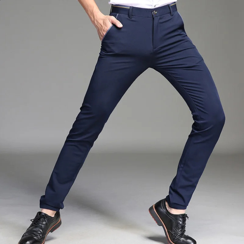 Pantaloni da uomo Casual da uomo elasticizzati da lavoro Pantaloni eleganti dritti alla caviglia da uomo da ufficio in seta ghiacciata traspirante classico 231116