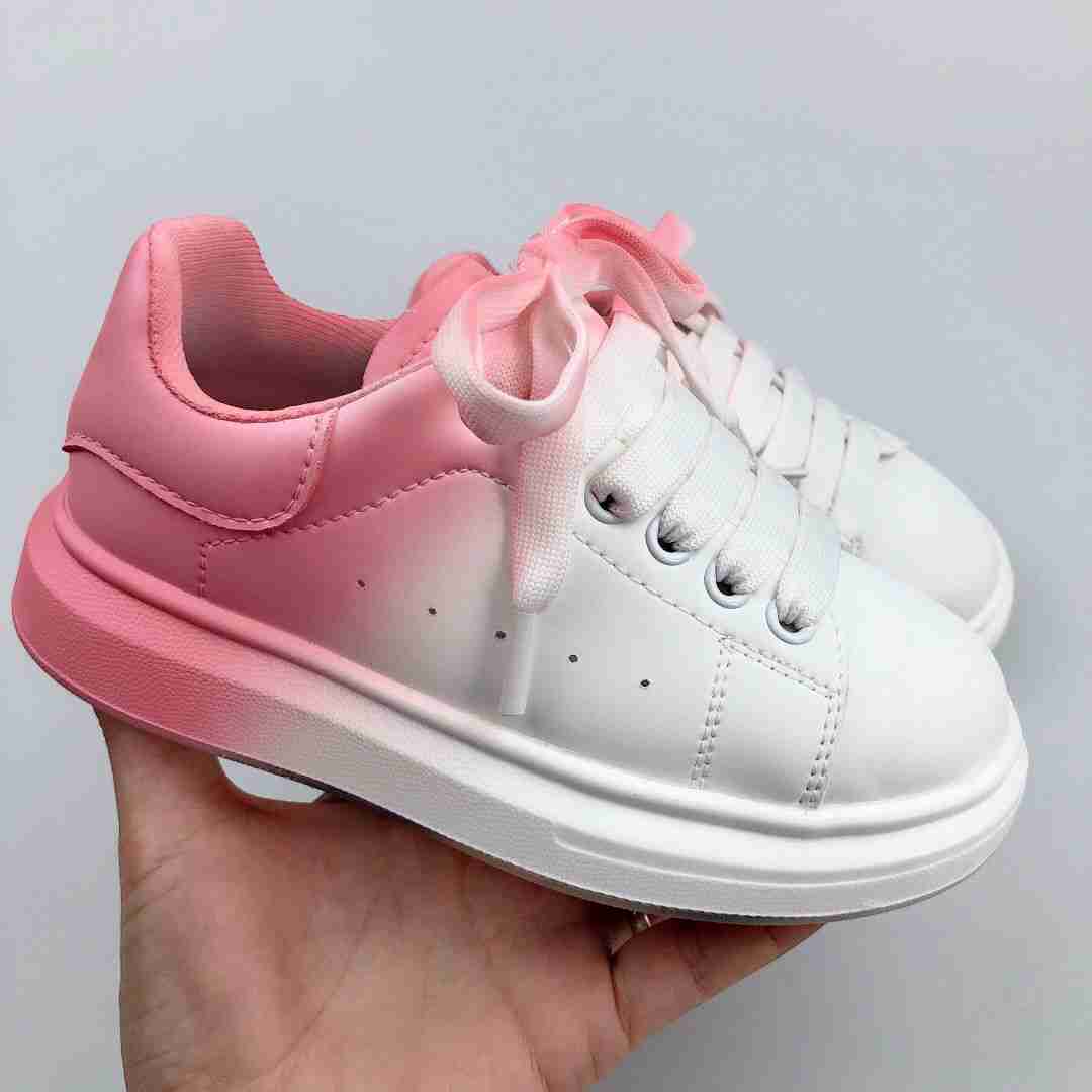 2023 Unisexe Sells Designer Kids Chaussures Dream Blue Single Single Sneaker Sneaker Rubber Sole Soft Calfskin Le cuir en cuir Lace Up Forwear Sports Footwear 26-35