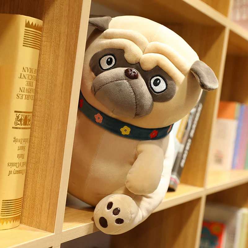 Bonecas de pelúcia Pelúcia Pug Brinquedos Simulação Boneca de Cachorro Soft Stuffed Animal Shar Pei Pug Travesseiro de Pelúcia Crianças Brinquedo Macio Lifelike Cartoon Dolls Girl GiftL231117