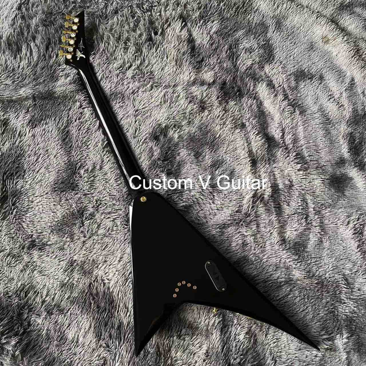 Custom Jack Style V Shape Ebony Fingerboard Active Pickup Single Bridge Pickup Gold Hardware Electric Guitar in Black Glossing