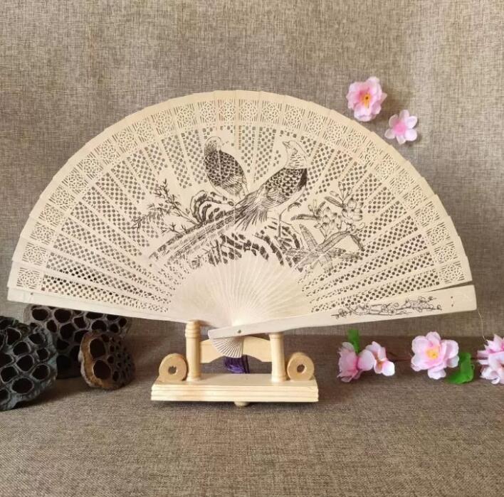 Party Favor Aromatic Wood Pocket Chinese Carved Folding Hand Duft Holz Fan Elegent Home Decor Party Wedding Favor Geschenke