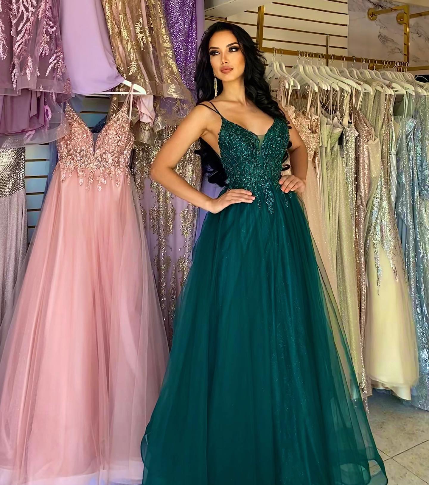 Elegant Hunter Green A Line Prom Dresses Long for Women African Black Girls Spaghetti Straps V Neck Applique Floor Length Formal Birthday Dress Evening Party Gowns