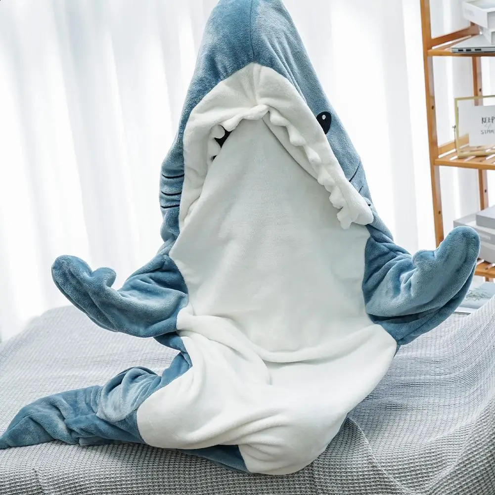 Couvertures Dessin animé requin sac de couchage pyjamas bureau sieste requin couverture Karakal haute qualité tissu sirène châle couverture pour enfants adultes 231116