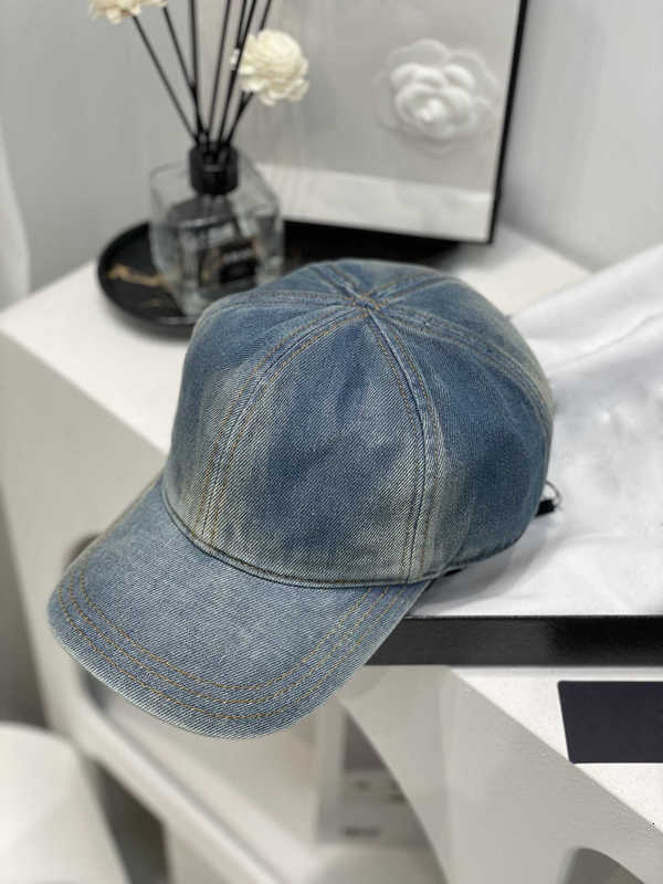 Ball Caps Designer 2023, den gamla Wash Jeans Baseball Cap Triangle -logotypen för detta par MQJ9