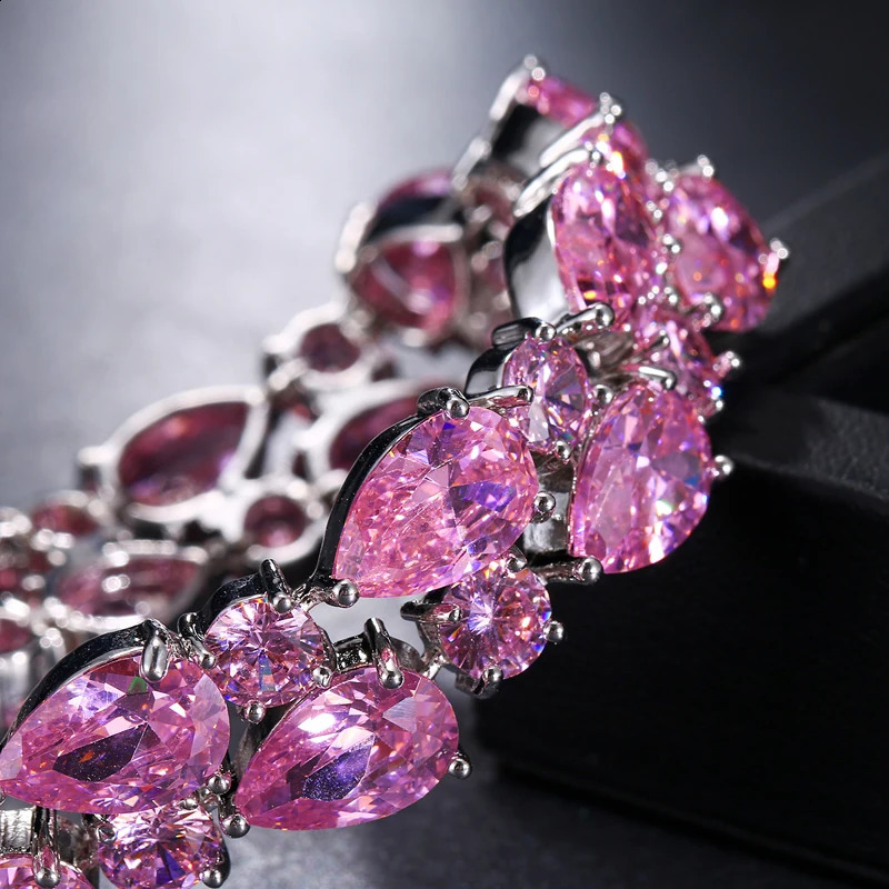 Manchet GMGYQ Verkopende klassieke mode glanzende roségoudkleurige multi-zirconia armbanden voor elegante dames woon-werk-sieradenaccessoires 231116