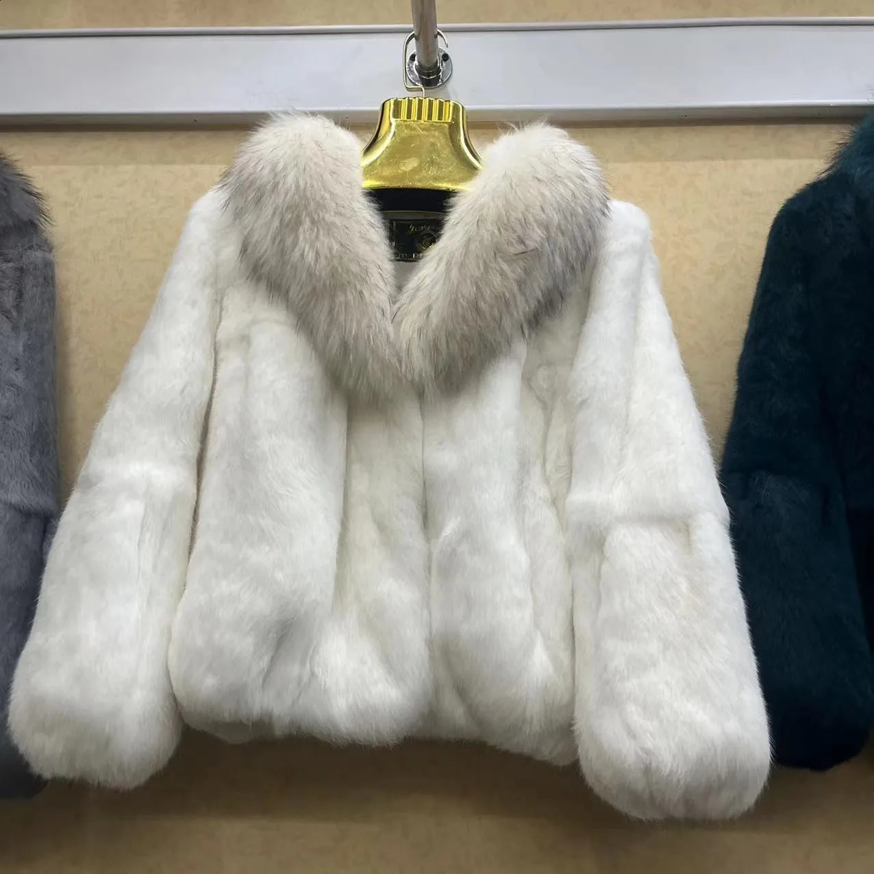 Womens Fur Faux Fur Winter Women Real Rabbit Fur Coat Short Natural Rabbit Fur Jacket Fox Fur Collar Thick Warm Ladies Overcoat 231116