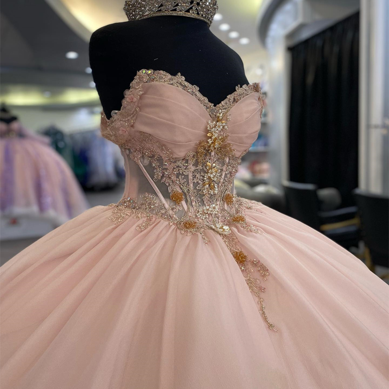 2024 Robes de Quinceanera rose sexy hors de l'épaule princesse robe de bal appliques dentelle perles longue robe de soirée corset pour fille de 15 ans