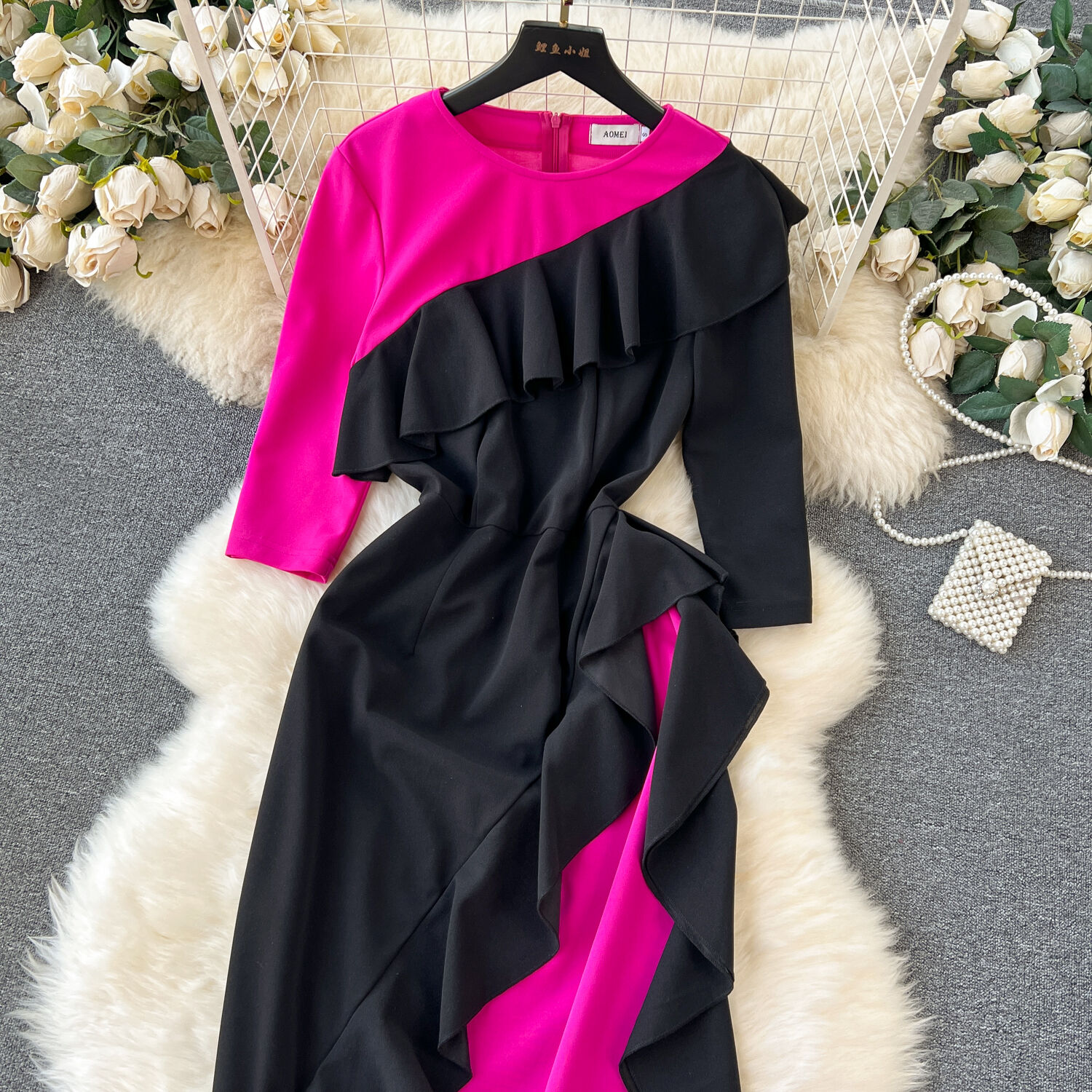 Casual Dresses Western Fashion Slim Patchwork Long Dress For Women Luxurious Ruffle Edge Contrast Colors Round Neck Bodycon Long Bottom Dress 2024