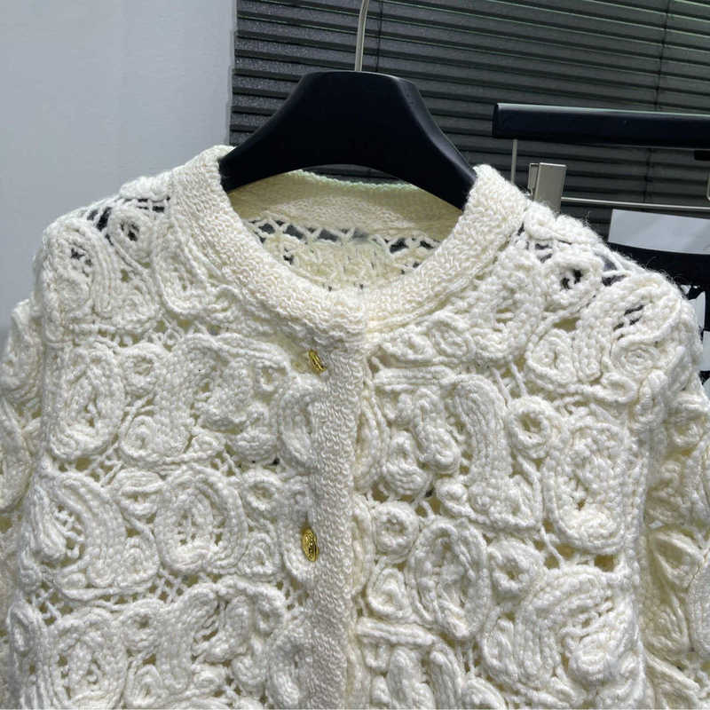 Women's Sweaters designer luxury 2023 Spring/Summer C White Heavy Industry Hooked Flower Round Neck Knitted Cardigan Slim Fit, Weight Reducing, Versatile Top