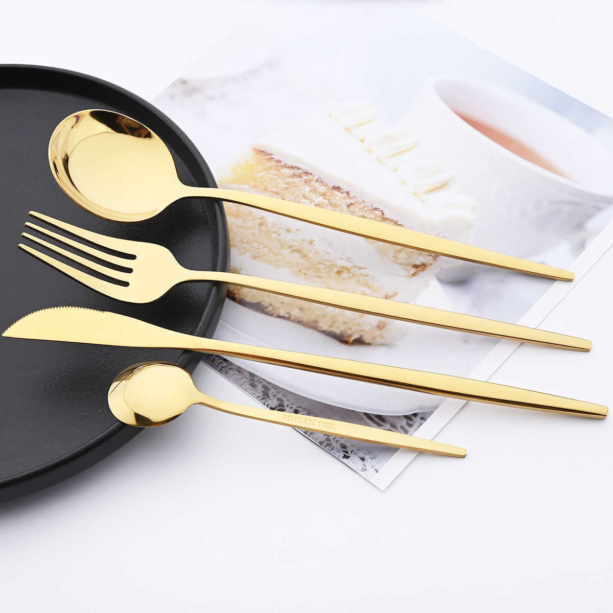 Set di posate da tavola in oro bianco 6 persone Set di posate da tavola in acciaio inossidabile a specchio occidentale Coltello Forchetta Cucchiaio Posate da cucina Posate da cucina L230704