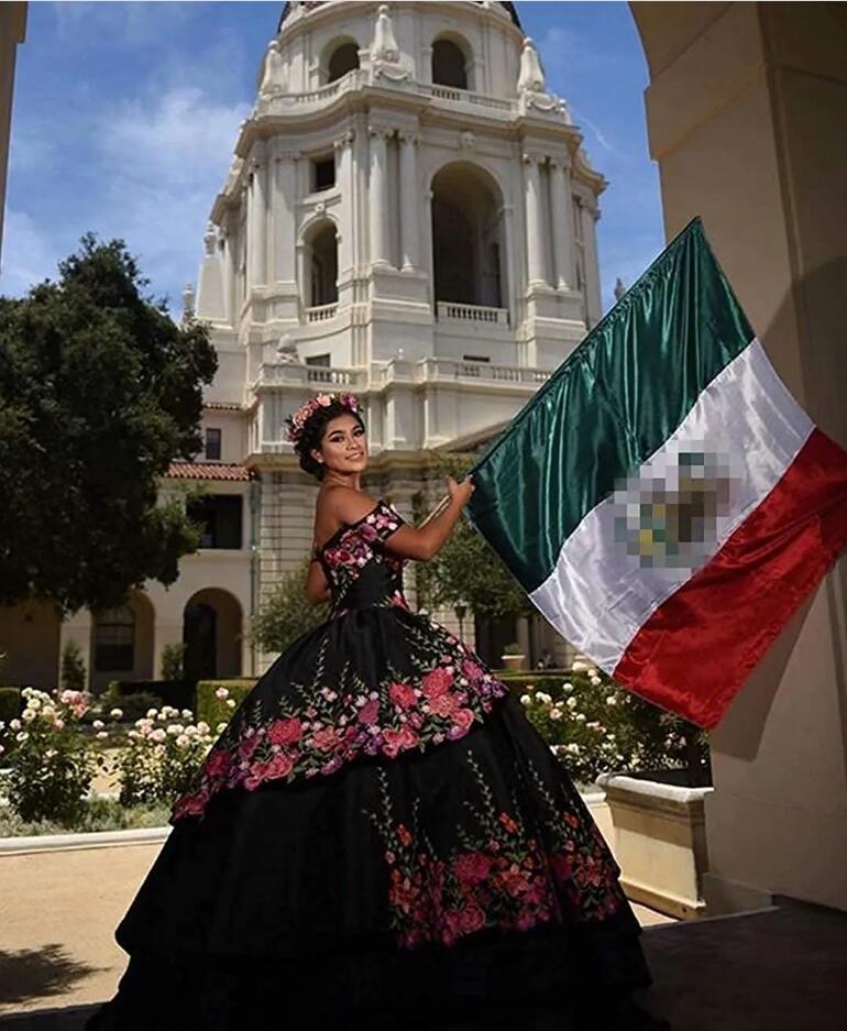 Bordado Floral Quinceanera Vestidos Charro México Lace-up Corset Off Ombro Sweetheart Prom Ocha Sweet 15 Dress Vestido