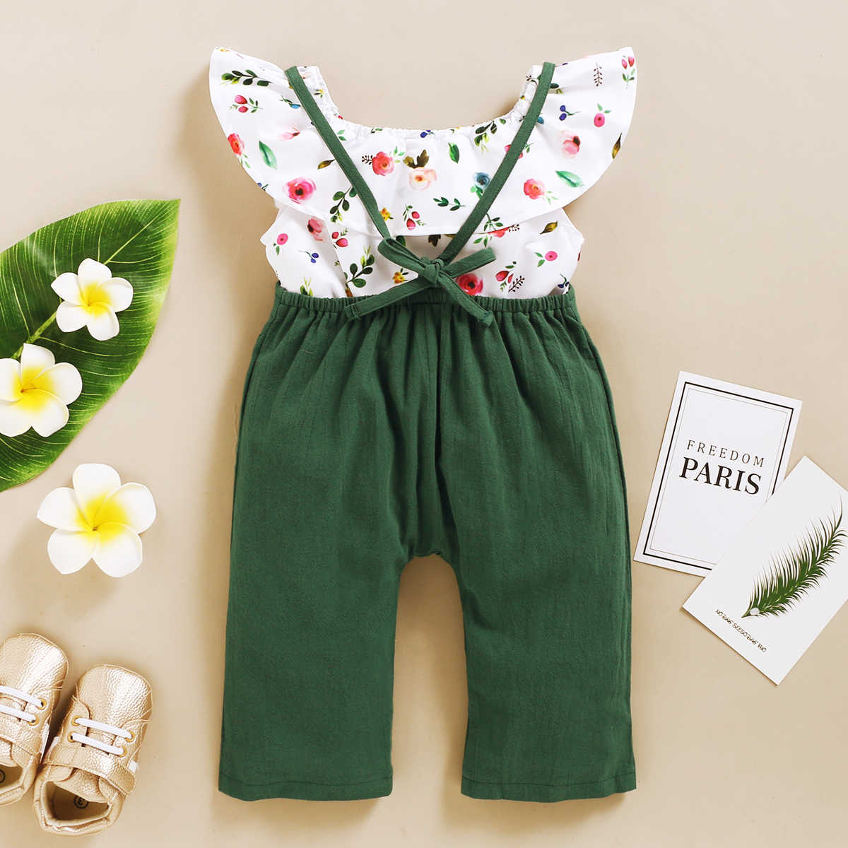 Kledingsets Kindmeisje Set 1-5 jaar Kinderkinderen Babymeisjes Set Floral Print Lotus Leaf Short Top + Suspend Pant Outfit