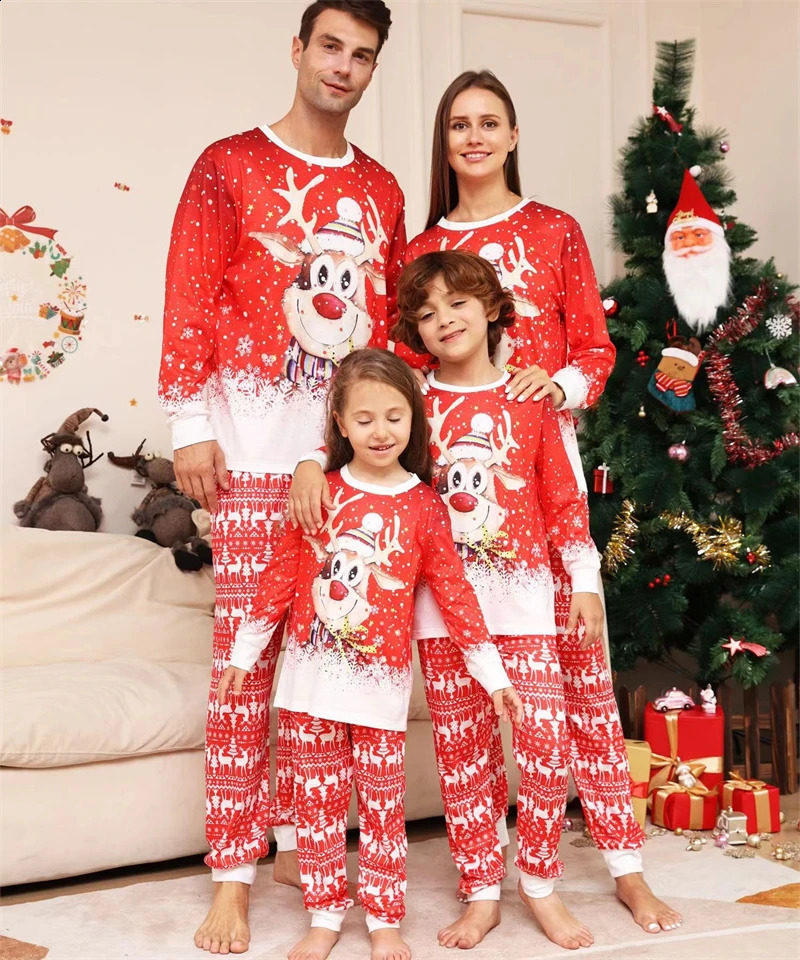 Familjsmatchande kläder julkläder set vuxna barn kläder förälder barn pajamas xmas älg tryckt sömnkläder 231118