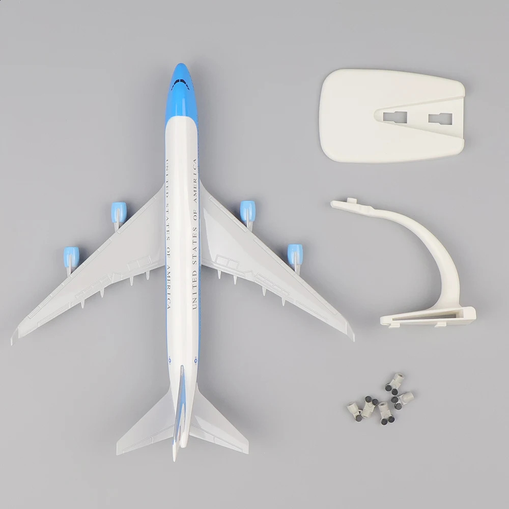 Modèle d'avion modèle en métal 20cm1 400 Air Force One B747 matériel en alliage de réplique avec ornements de train d'atterrissage cadeaux de jouets pour enfants 231118