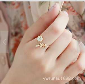 Bandringar Koreanska modetemperament Rhinestones Twisted Leaves Wishful Flowers Open Ring pekfingerring kvinnliga ringar för kvinnor Anel