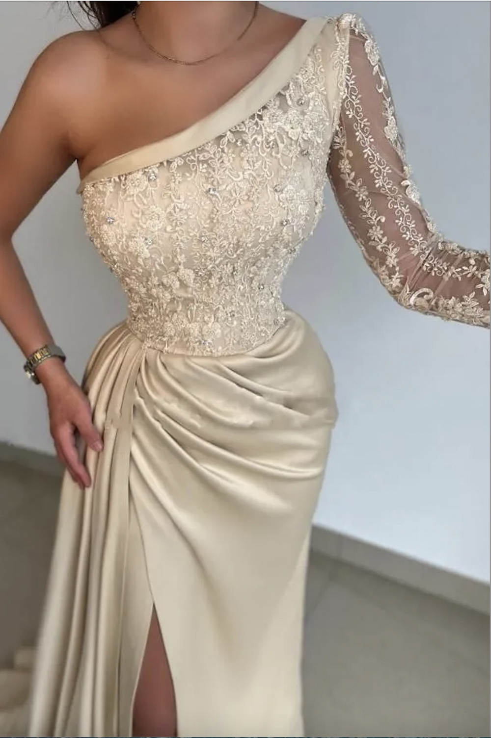 Elegant One Shoulder Satin Evening Dresses Long Sleeve Lace Applique Beaded Ruched Split Prom Formal Party Second Reception Gowns Dress