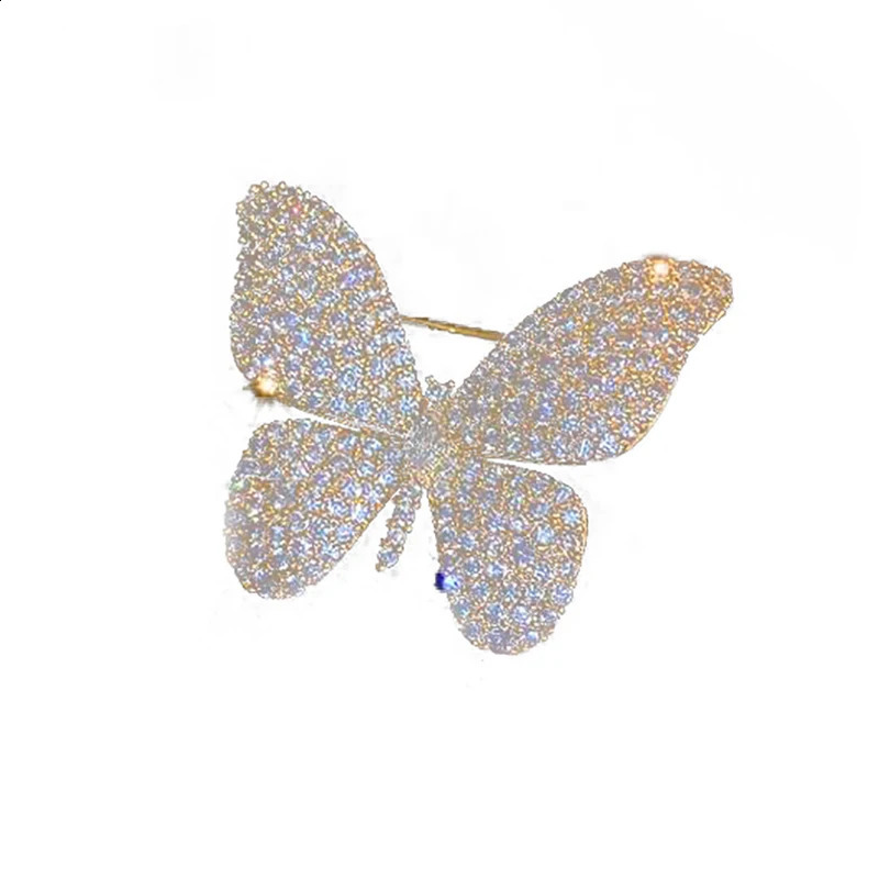 Broches broches élégant tempérament broche en cristal pour les femmes brillant papillon Corsage mode fête de mariage bijoux cadeau 231118