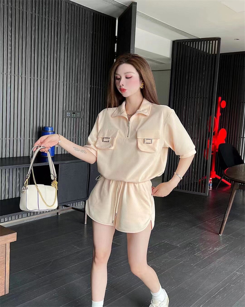 Women's Two Piece Pants For Summer Two-Piece Set New Double Pocket Metal Decorative Short Sleeve Shorts Suit Casual Elastic Waist Shorts Women 23ss