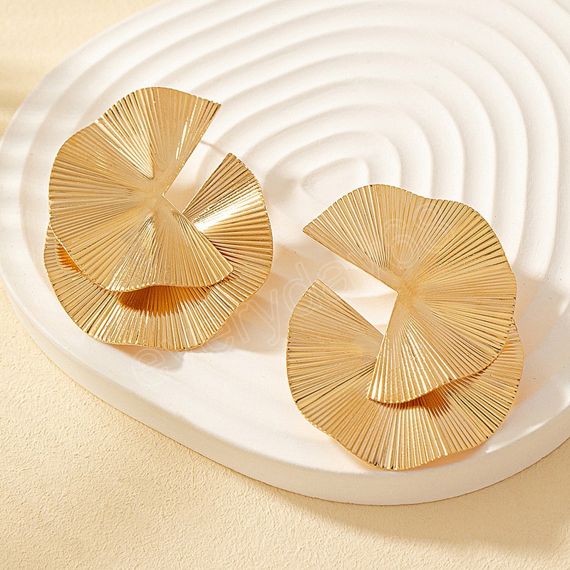 Personality Creative Metal Ginkgo Leaf Stud Earrings for Women Vintage Gold Color Geometric Earrings Christmas Gift