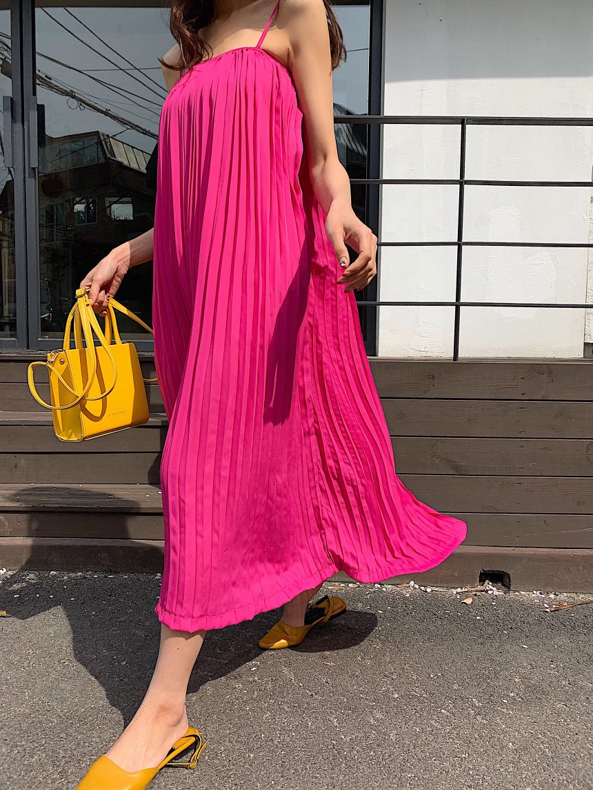 Kvinnors avslappnade klänningar Rose Color Spaghetti Strap Loose Palazzo veckad midi lång klänning