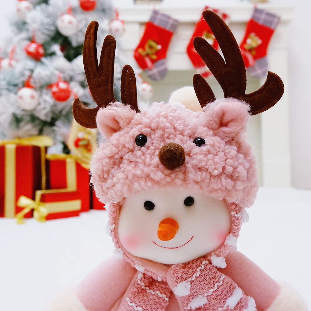 Świąteczne zabawki Święta Pink Snowman Święty Mikołaj Plush SIT Dolls Zabawne bombki ozdoby ozdobne ozdoby rzemieślnicze Dekor pokoju