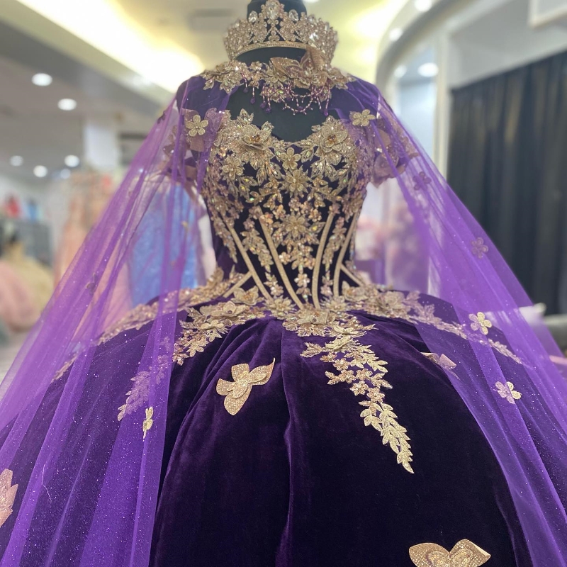 فساتين أرجوانية Quinceanera مثيرة قبالة القوس الأميرة الذهب الذهبي مع كرات كيب ثوب كورست حزب اللباس لمدة 15 سنة فتاة