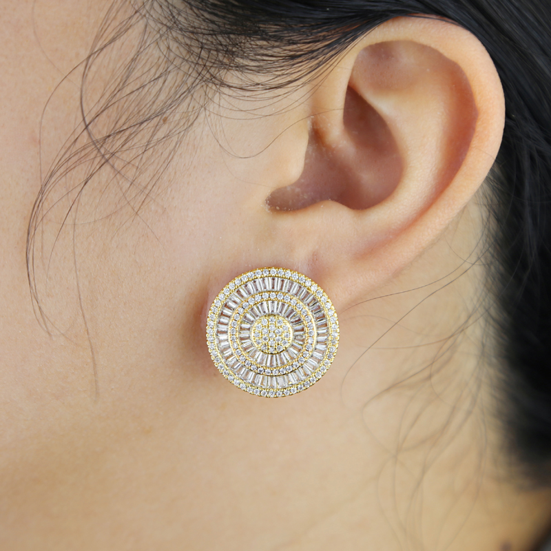 Vintage Classic Iced Out 23mm Shield Round Circle Clip Stud Earrings Paved Full Mirco Cubic Zirconia Fashion Hip Hop Women Lady Christmas Gift Jewelry