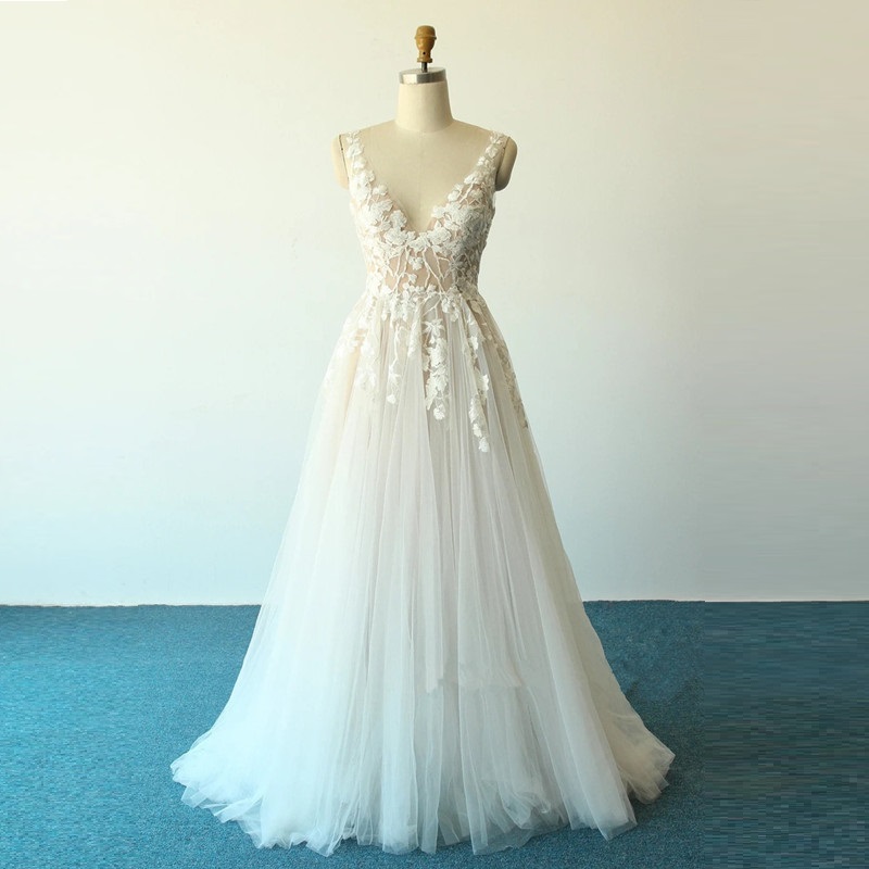 Robes de mariée de taille plus robe de mariée avec dentelle florale 3D appliques col en V balayage train tulle sur mesure dos ouvert vestido de novia
