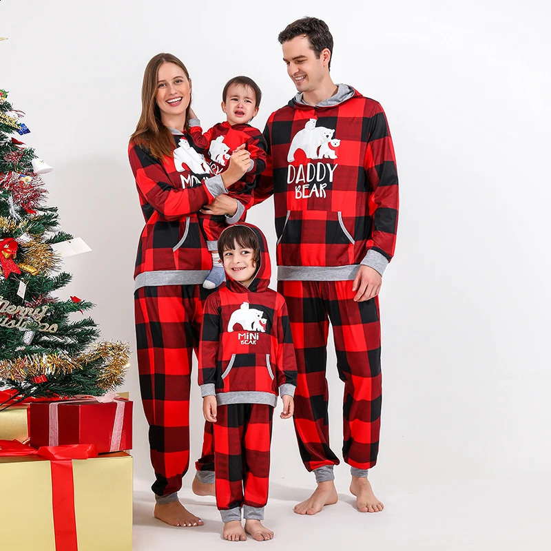 Familie Passende Outfits 2023 Weihnachten Pyjamas Set Mama Papa Kinder Kapuzen Top Lange Hosen Hause Anzug Baby Strampler Weihnachten aussehen 231118