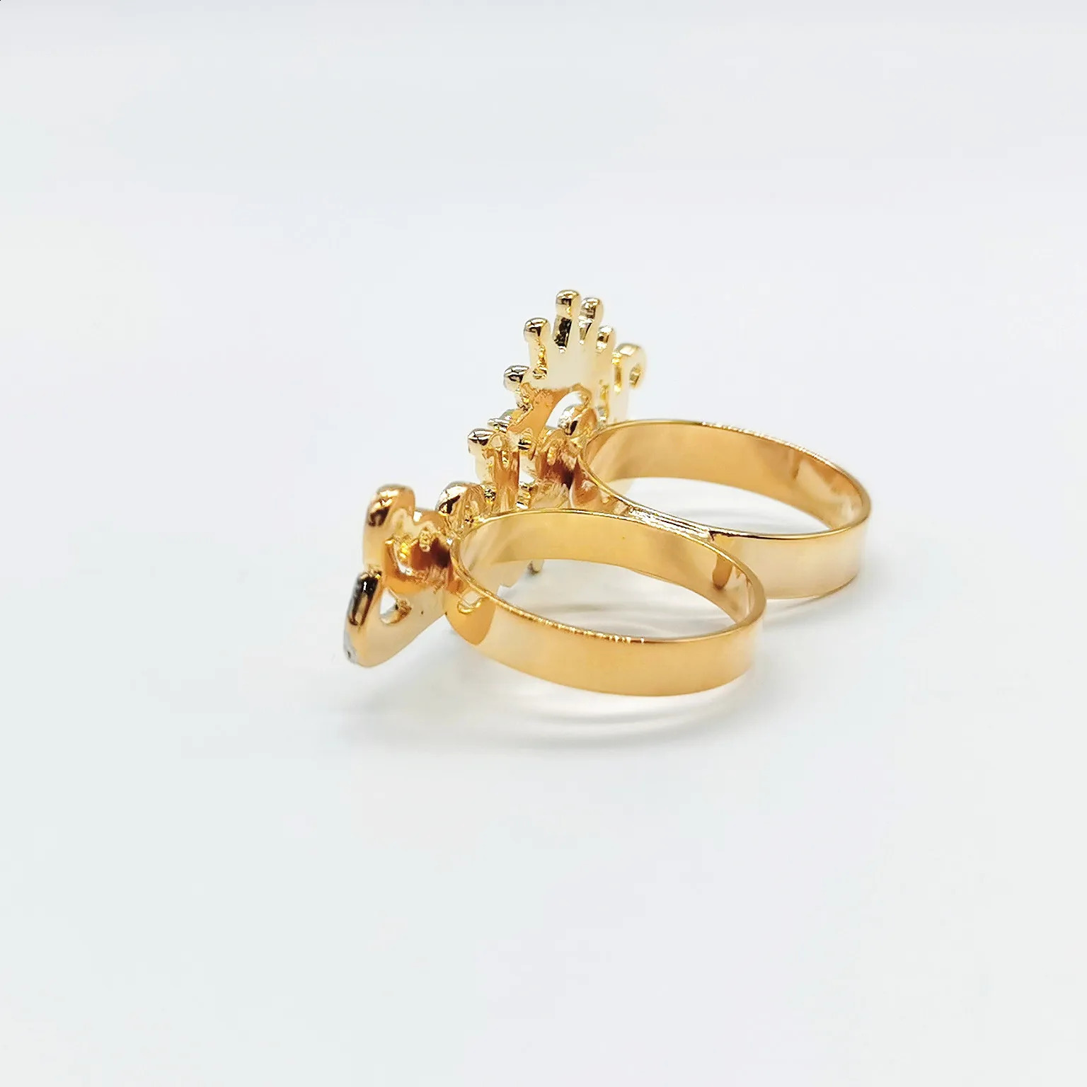 Pierścionki ślubne duoying Niestandardowe nazwa Hip Hop Pierścień Llavero dwa palce Crown Pierdzież do podwójnego personalizowania Pierścień dla Frind biżuteria Prezent 231118