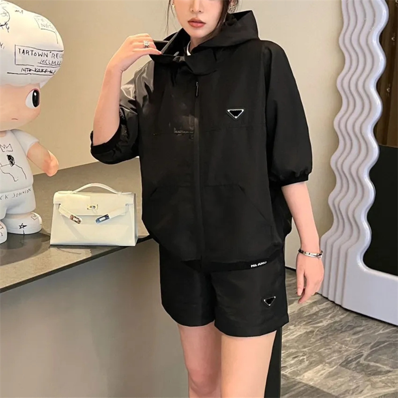 Women's Two Piece Pants Womens Short Tracksuits Fashions Hooded Sports Suit STrend Shorts Suits Girls Cloth Summer