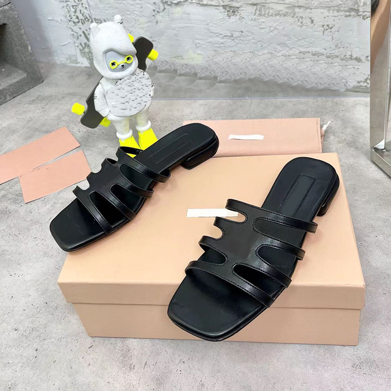 2023 Designer luxe romain tongs tongs pantoufles mode femmes 100% cuir rose / vert / noir / blanc sandales anti-transpiration de couleur pure Ladys sexy chaussures à talons antidérapants